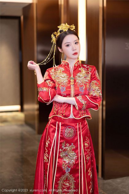 摸乳房能引发性欲海报