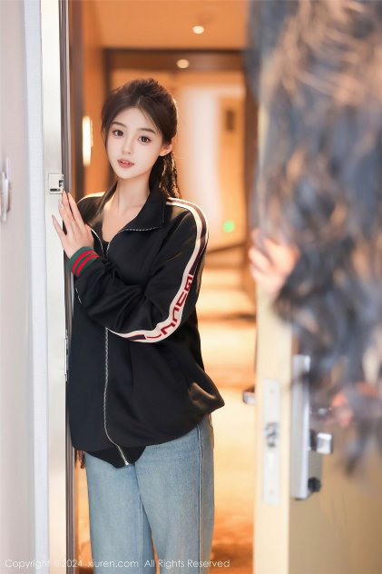 国产亚洲精品久久77777海报