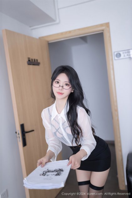 福利网美女视频黄是免费海报